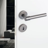 Дверная ручка HA186RO12 GB-GB/AL6 AXE цвет матовая латунь, черный 2 штуки 