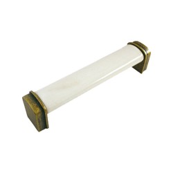 Ручка скоба 397B1 цвет старая бронза, молочная керамика длина 106 мм, крепление 96 мм Ручка скоба 397B1 цвет старая бронза, молочная керамика длина 106 мм, крепление 96 мм